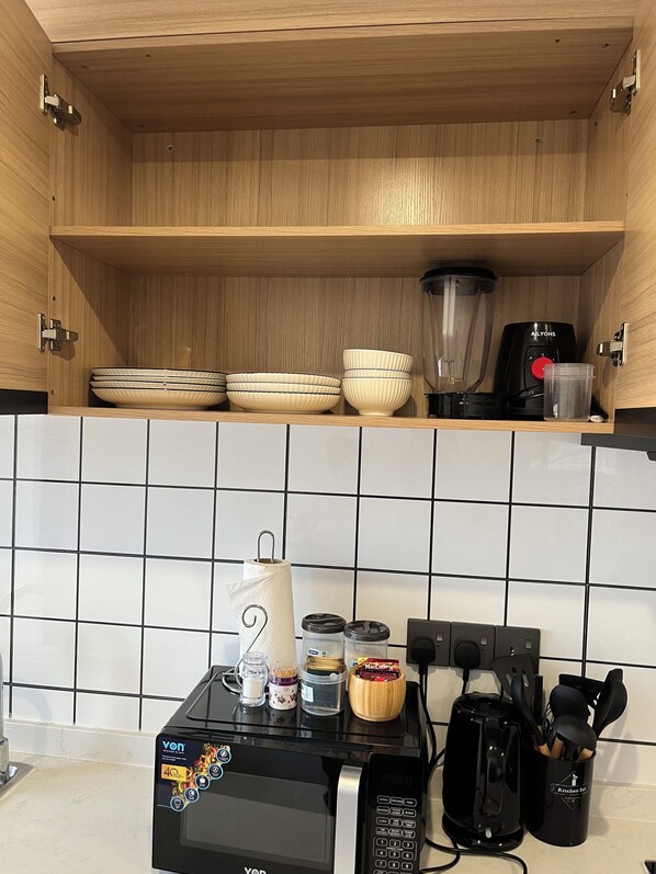 Fridge, microwave, stovetop, electric kettle