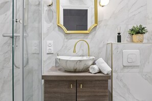 City Apartment, 1 Double Bed with Sofa bed, Non Smoking | Bathroom