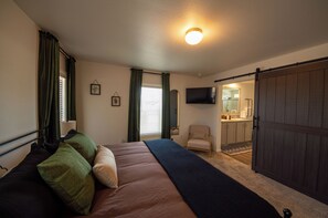 3 bedrooms, iron/ironing board, Internet, bed sheets