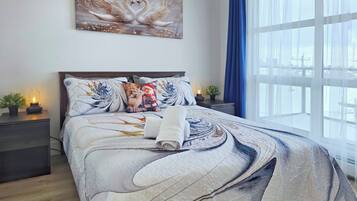 2 bedrooms, desk, iron/ironing board, travel crib