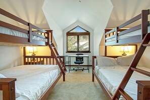 3 Schlafzimmer, Reisekinderbett, kostenloses WLAN, Bettwäsche