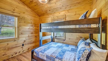 4 bedrooms, desk, iron/ironing board, WiFi