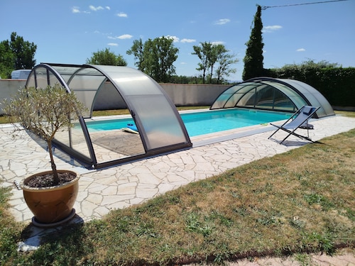 Apartment with pool in quiet neighborhood