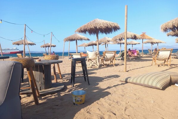 På stranden