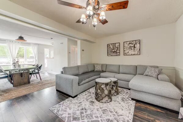 Télévision, cheminée