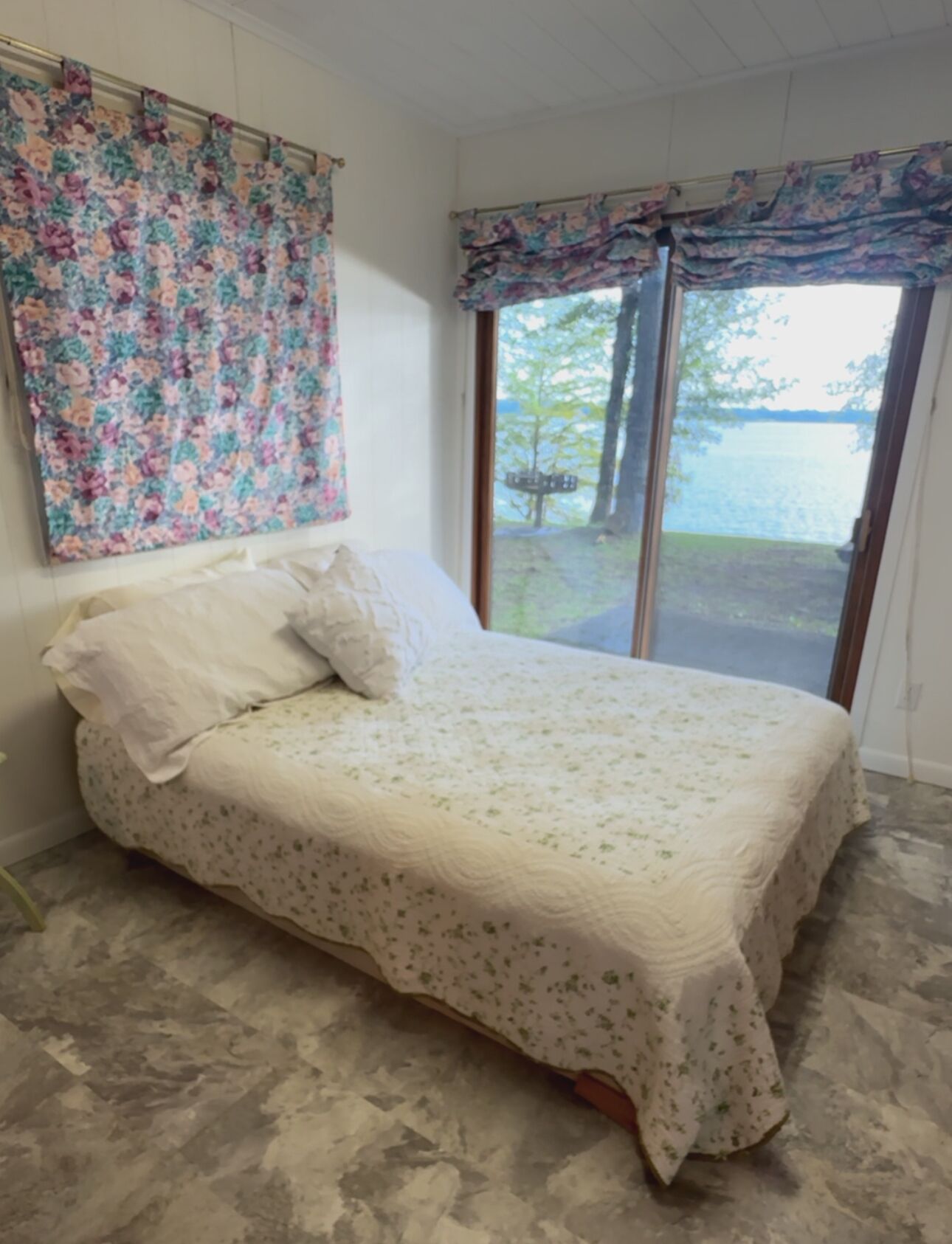 4 chambres, fer et planche à repasser, Wi-Fi, draps fournis