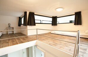 Rumah | 3 kamar tidur dan dilengkapi dengan perabotan berbeda-beda