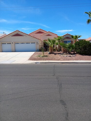 Tremendous 3-bedroom house with AC in Bullhead City