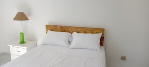 1 bedroom, internet, bed sheets