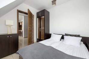 1 habitación, tabla de planchar con plancha, wifi y ropa de cama 