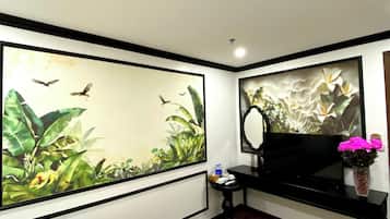 Deluxe Quadruple Room | Egyptian cotton sheets, premium bedding, down comforters