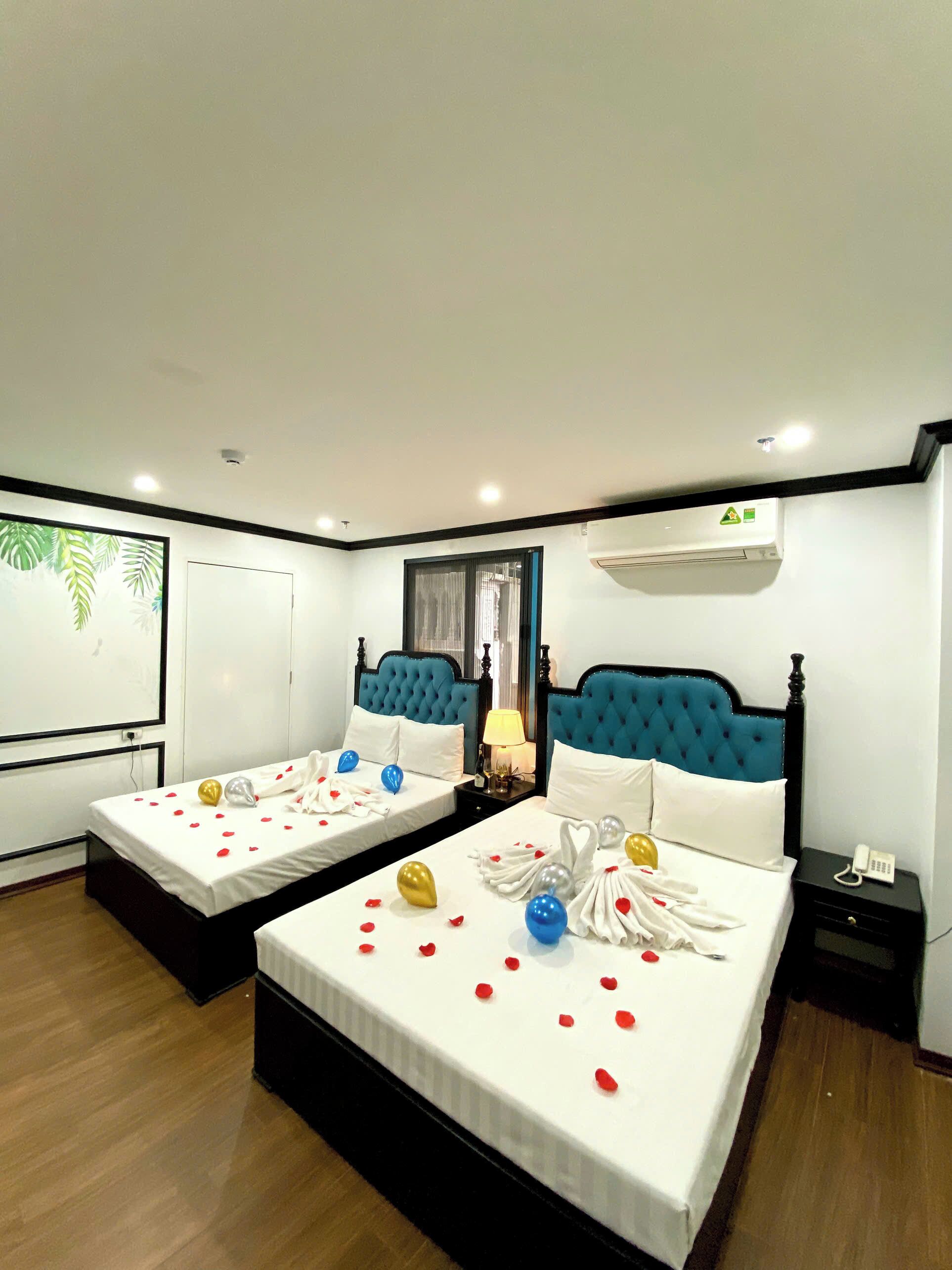 华丽四人房 | 埃及棉床单、高档床上用品、羽绒被、记忆海绵床垫