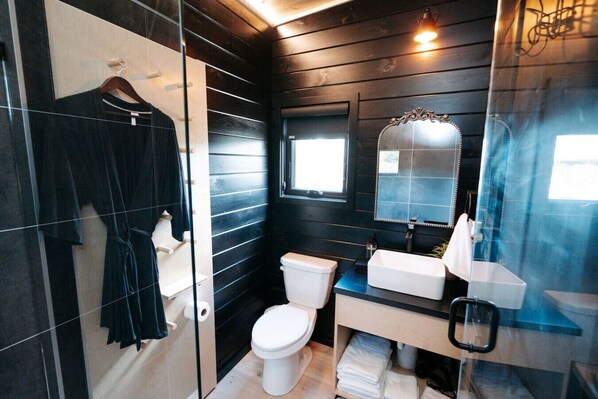 Unclassified image, 1 of 40, button