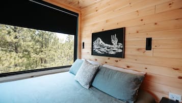 1 habitación, escritorio, tabla de planchar con plancha y wifi
