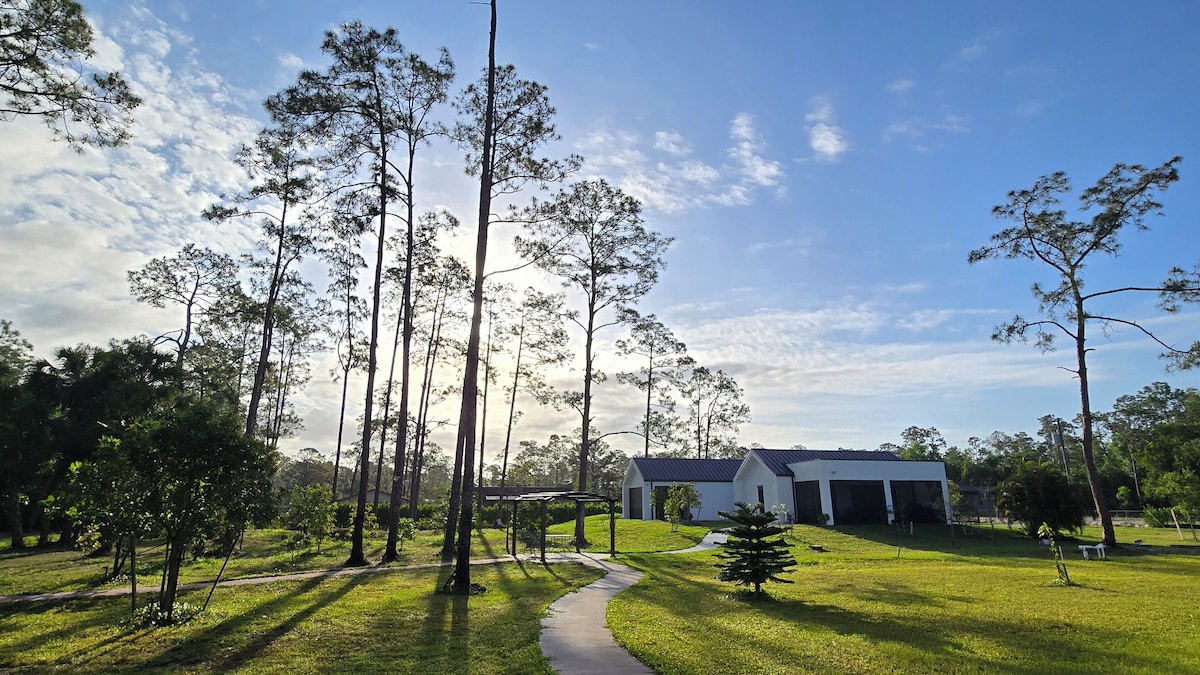 Photo 11 of Relaxing 2-Bedroom Retreat in Secluded area, Lush Surroundings