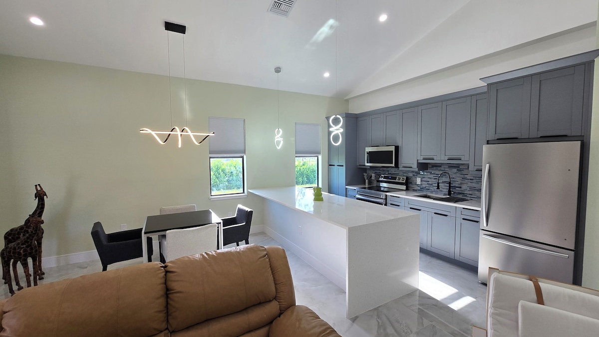 Photo 6 of Relaxing 2-Bedroom Retreat in Secluded area, Lush Surroundings