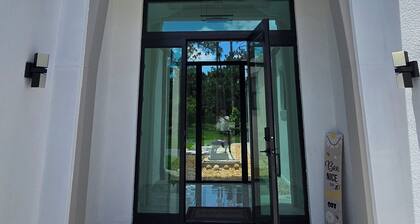 Relaxing 2-Bedroom Retreat in Secluded area, Lush Surroundings