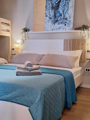 3 bedrooms, in-room safe, iron/ironing board, free WiFi