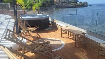 Bain à remous extérieur