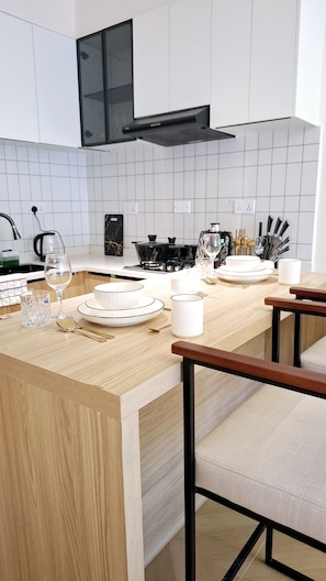 Microondas, horno y lavavajillas