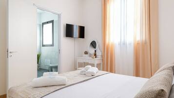 Free minibar items, free WiFi