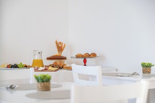 Desayuno completo incluido todos los días 