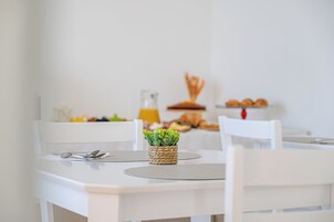 Free daily full breakfast