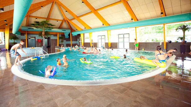 Chalet | Pool - Contemporary Chalet With Dishwasher, in a Holiday Park on the Veluwemeer (Hulshorst)
