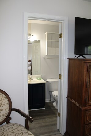 3 bedrooms, iron/ironing board, travel crib, free WiFi