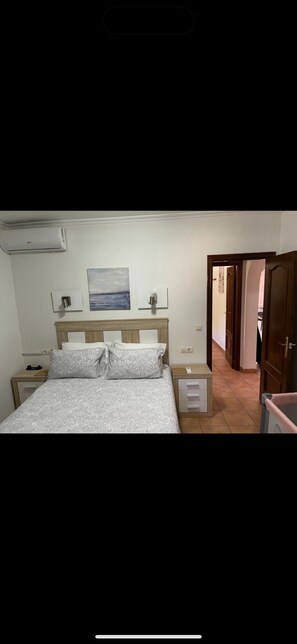 3 camere, una scrivania, Wi-Fi gratuito, lenzuola