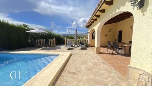 Piscine extérieure, piscine chauffée
