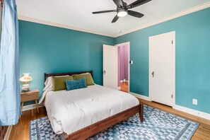 2 bedrooms, iron/ironing board, WiFi, bed sheets