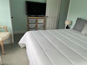 2 bedrooms, iron/ironing board, free WiFi, bed sheets