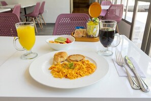 Breakfast meal