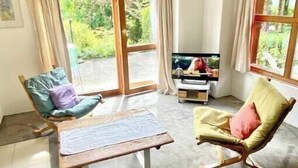 テレビ、暖炉