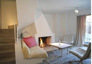 Fernseher, Kamin