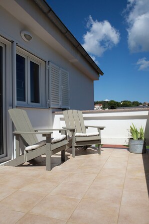 Terrace/patio - New Modern Beach Apartment (Palit)