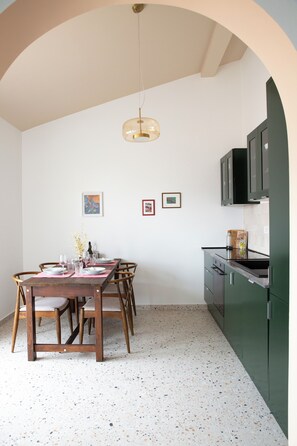 Dining - New Modern Beach Apartment (Palit)