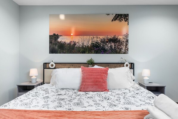 4 bedrooms, desk, iron/ironing board, travel cot