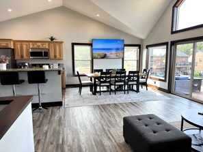 Interior - NEW! Beach Lake Oasis/Firepit/Kayaks/Fall Specials! (New Lisbon)