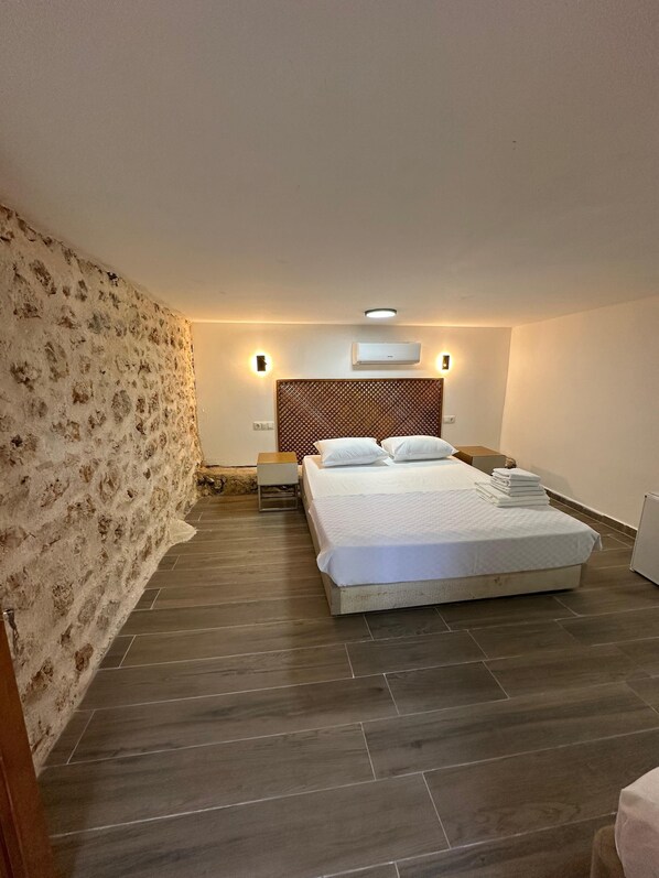 Classic Quadruple Room | Free WiFi