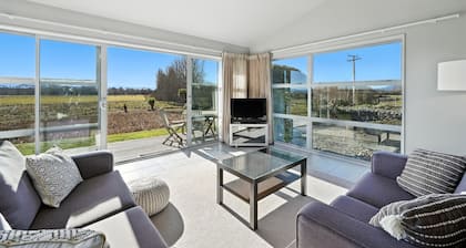 Hurunui River Retreat - Flax Cottage