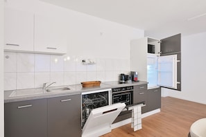 Micro-ondas, fogão, cooktop, lava-louças