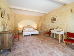 Superior Double Room | Premium bedding, laptop workspace, free cribs/infant beds, rollaway beds