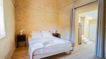 Superior Triple Room, Pool View | Premium bedding, laptop workspace, free cribs/infant beds, rollaway beds