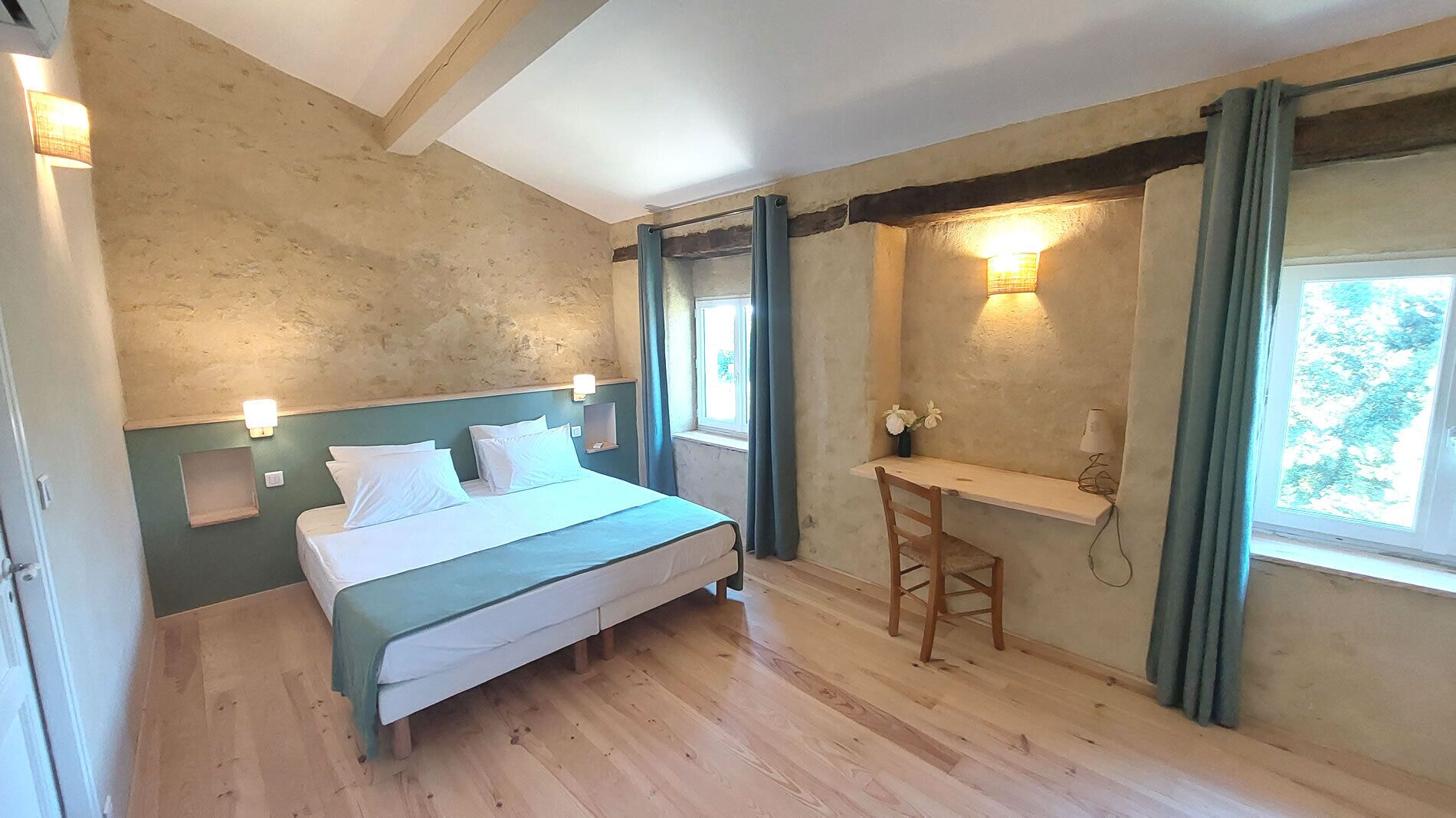 Chambre supérieure | Literie de qualité, lit de bébé (gratuit), accès au Wi-Fi (inclus)