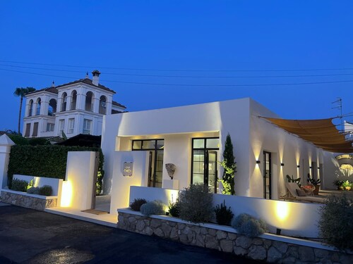 Your oasis of peace by the sea. Casa Chica 2