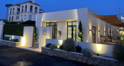 Your oasis of peace by the sea. Casa Chica 2