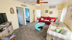 Una televisión, libros