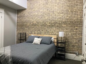 WiFi, bed sheets